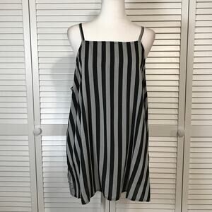 Old Navy Minimalist Casual Chic Black Striped Square Neck Camisole Women XL